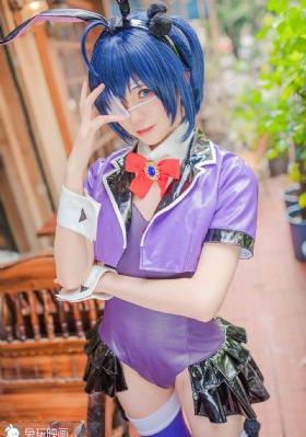 从后面挺进朋友未婚妻视频_高清高清视频播放